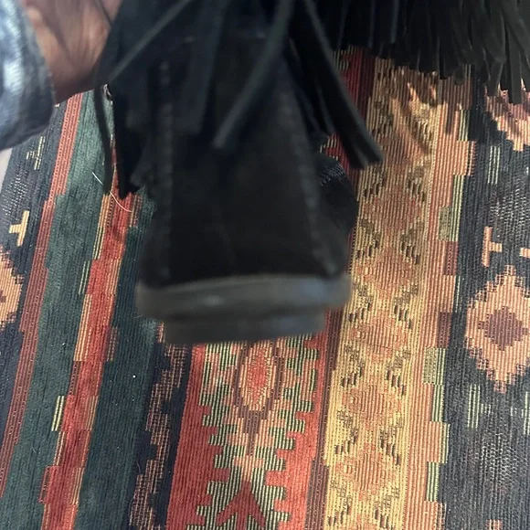 Minnetonka Black 5 layer Fringe Boots - Picture 5 of 8